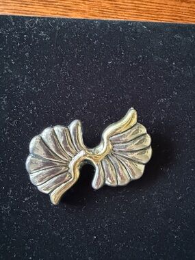Vintage artisan signed Wing-Shaped Metal Pin in Two-Tone Silver and Gold 925